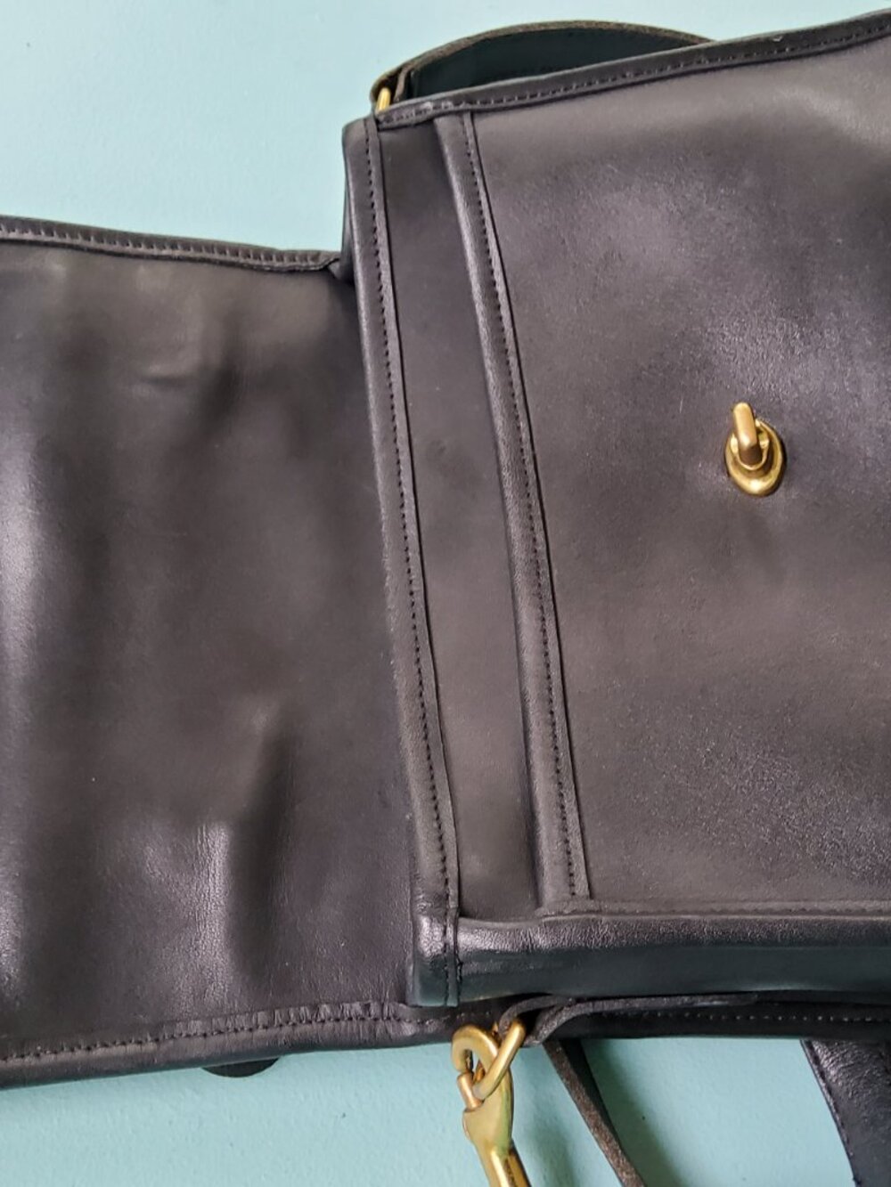 Vintage Coach Court Crossbody in Black + Hangtag 9870 - Picture 7 of 16